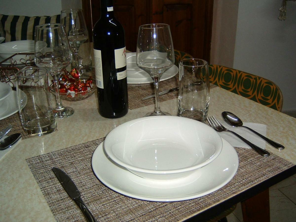 Yiayia'S Home Chalki Town Luaran gambar