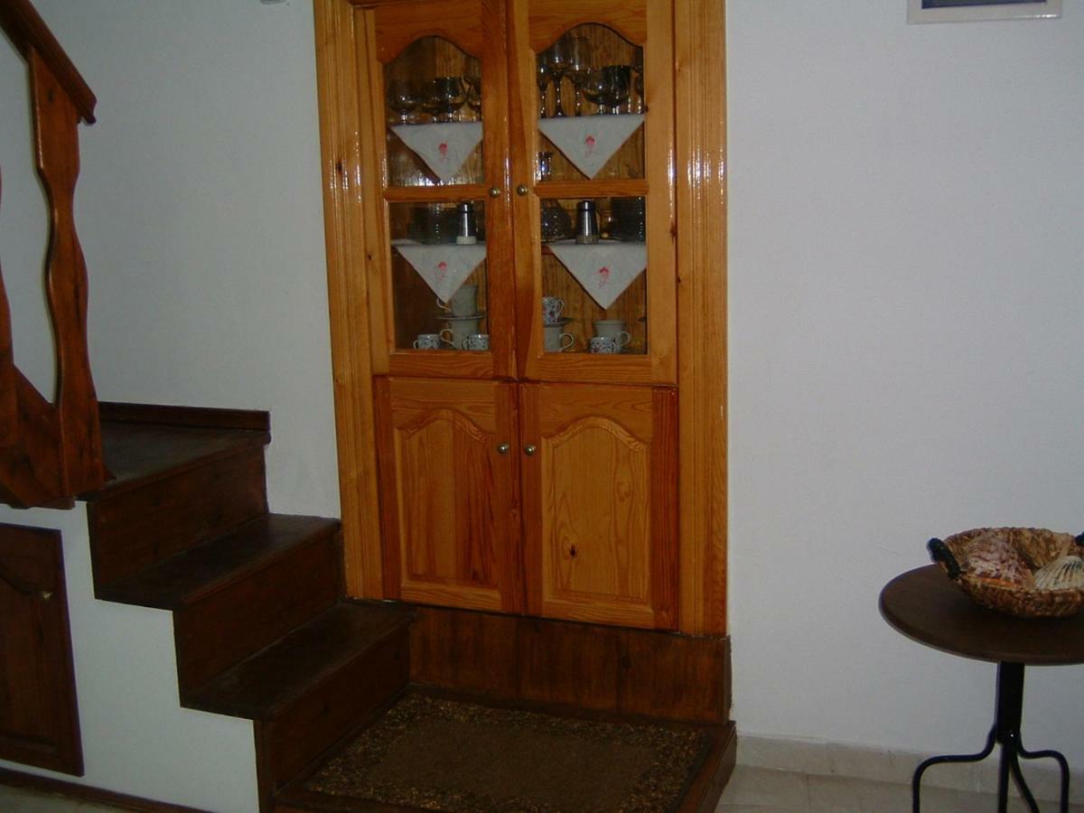 Yiayia'S Home Chalki Town Luaran gambar